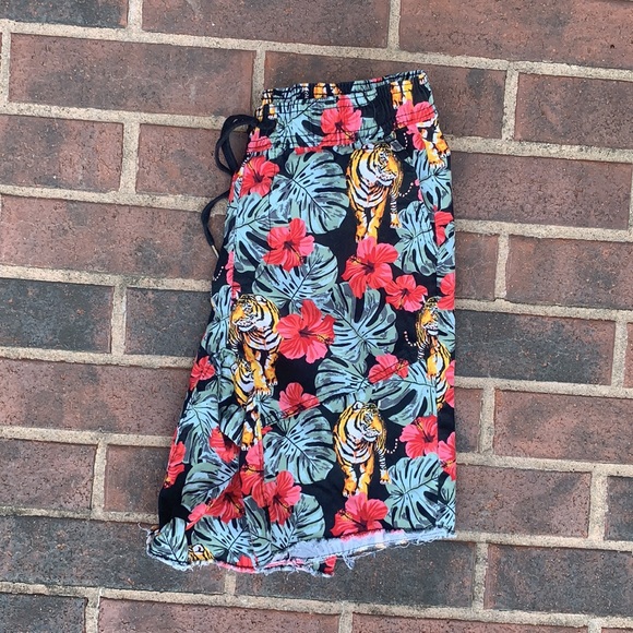 Tiger shorts - Picture 6 of 6